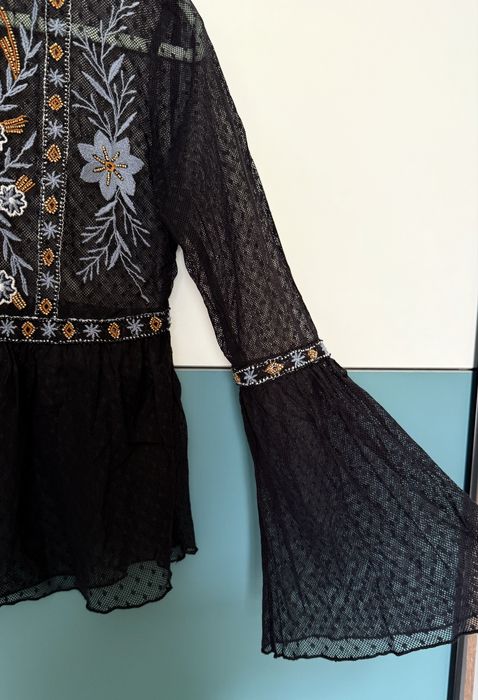 Bluza YAS neagra cu broderie si volane