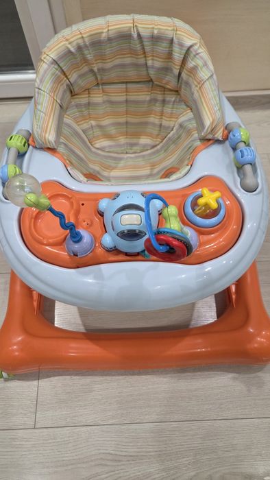 Бебешка проходилка/паяк