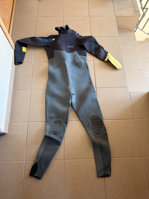 Costum Neoprenkkite 5,5/4,5 mm ION Strike DL