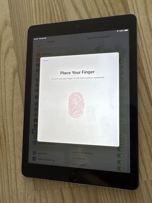 Tableta Apple iPad 6 impecabila cu wiFi + Cellular