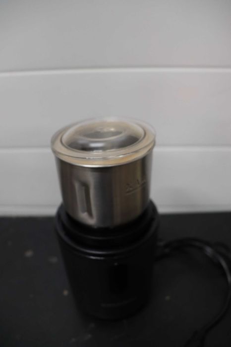 Кафемелачка Grundig CM7460,компактна,180W,чукова мелачка, до 55гр кафе