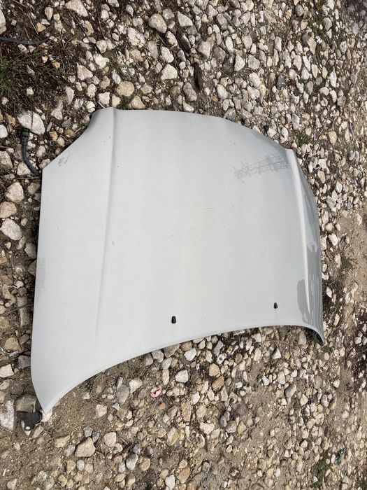 Предни капаци за Тойота Авенсис Т25 2003- 2009г