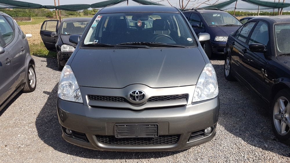 тойота корола версо 2.0 д - 116 коня 2006 година на части