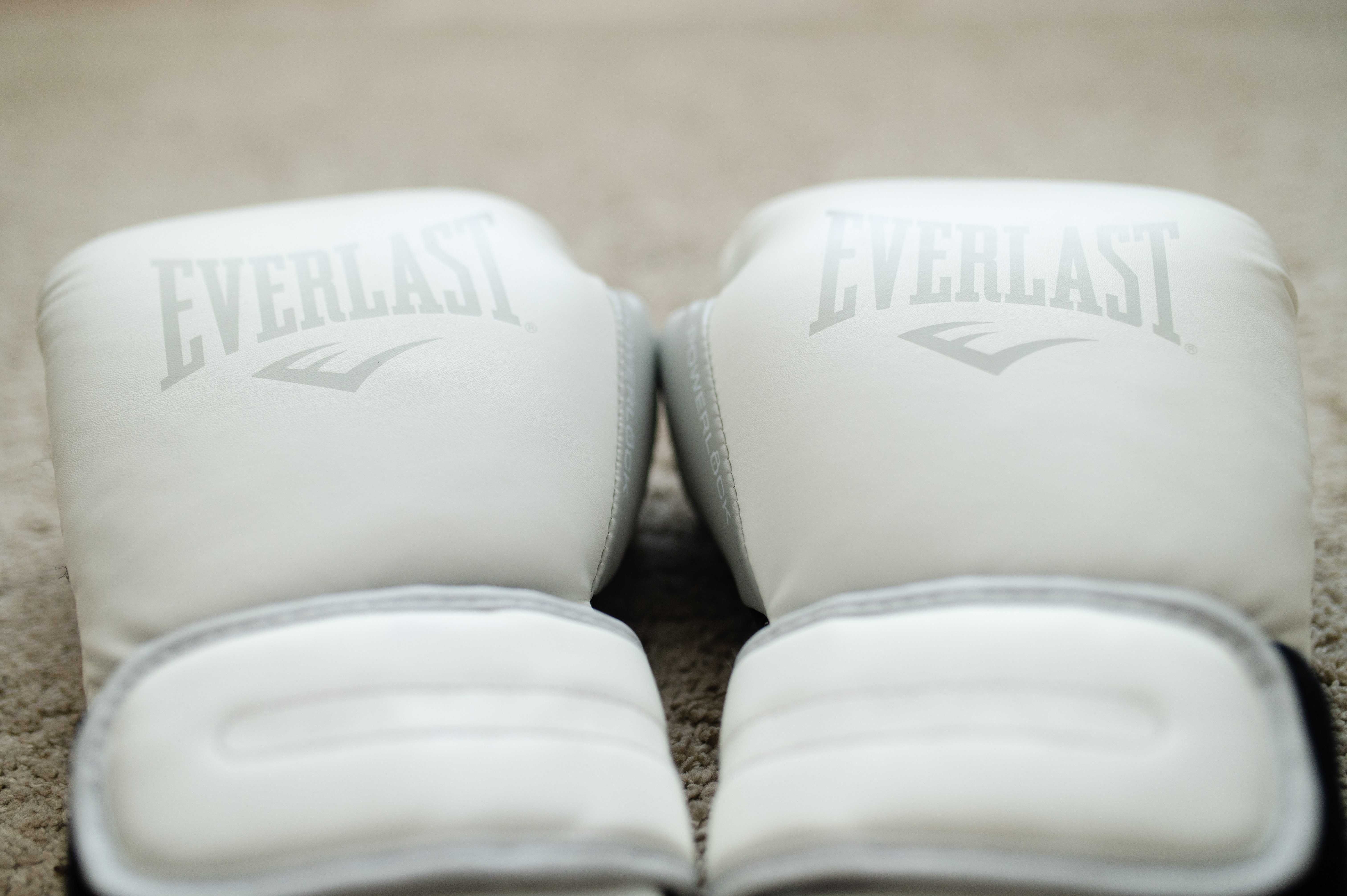 Manusi Everlast PowerLock 16OZ - 10 antrenamente