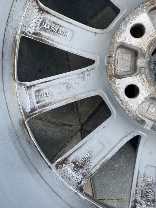 Jante VW R17 R-line (5x112) Model Deosebit  Orig Passat B8