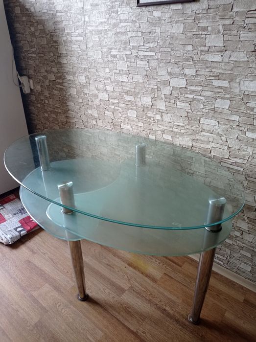 Продам стол стеклянный