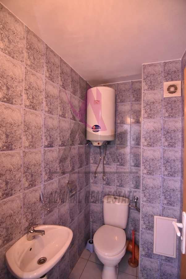 Дава се под наем Магазин в Варна, Базар Левски - 103 кв.м за 650 € - Снимка #6