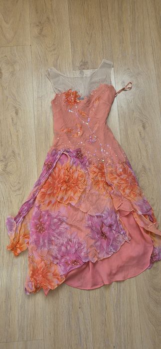 Официални дрехи за момиче 9/10г цената е за всичко.