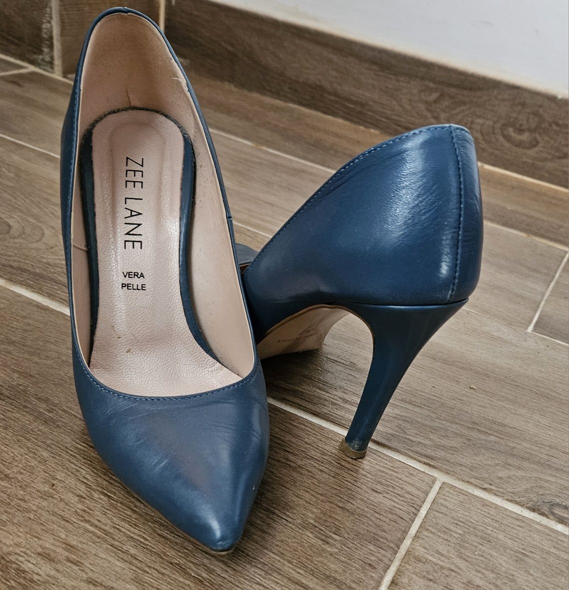 Pantofi stiletto