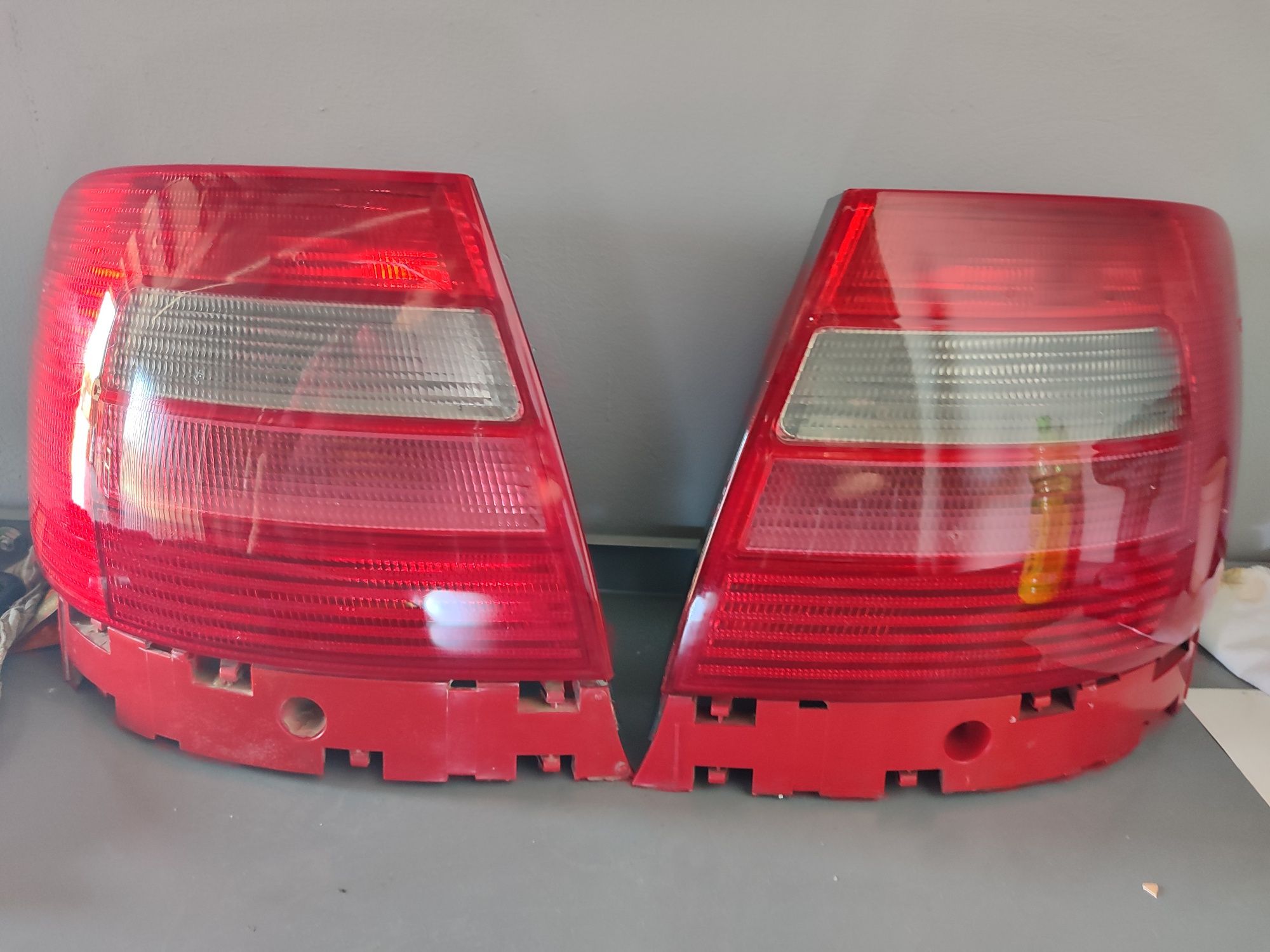 Audi A4 b5 седан, оригинальные задние фонари