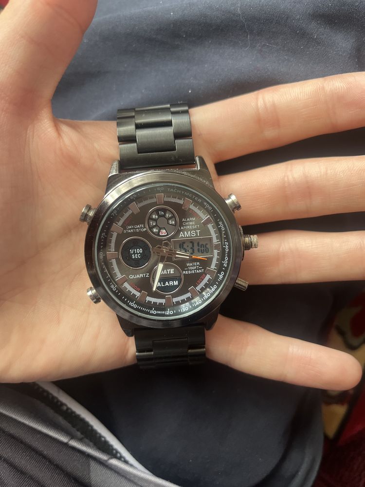 Продаю Часы AMST