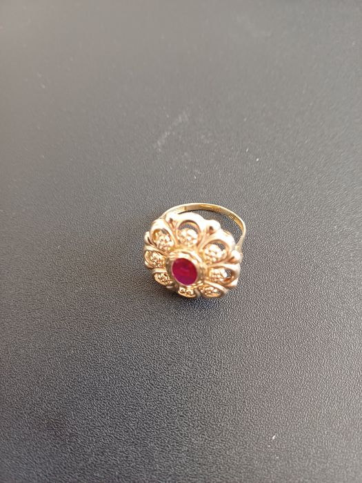 Superb inel de aur galben de 14k