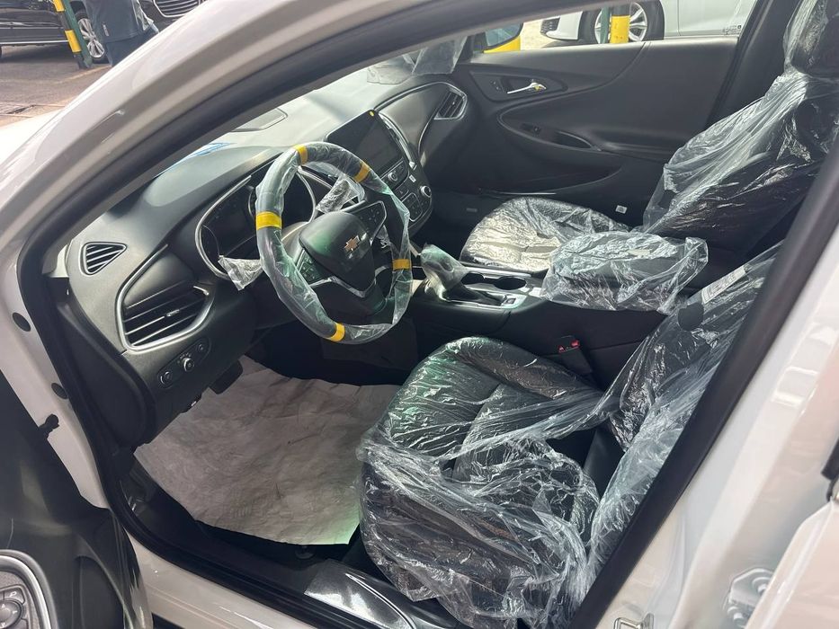 Chevrolet MALIBU 2 moshina yangi oz yurgan