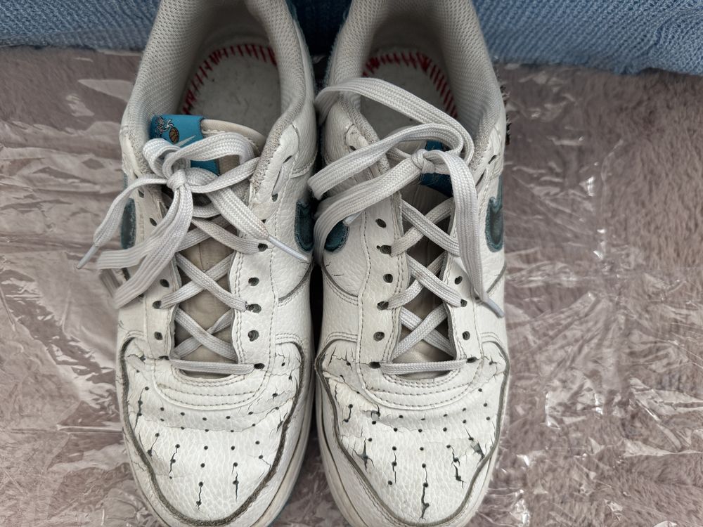 Nike air force 1 looney tunes edition