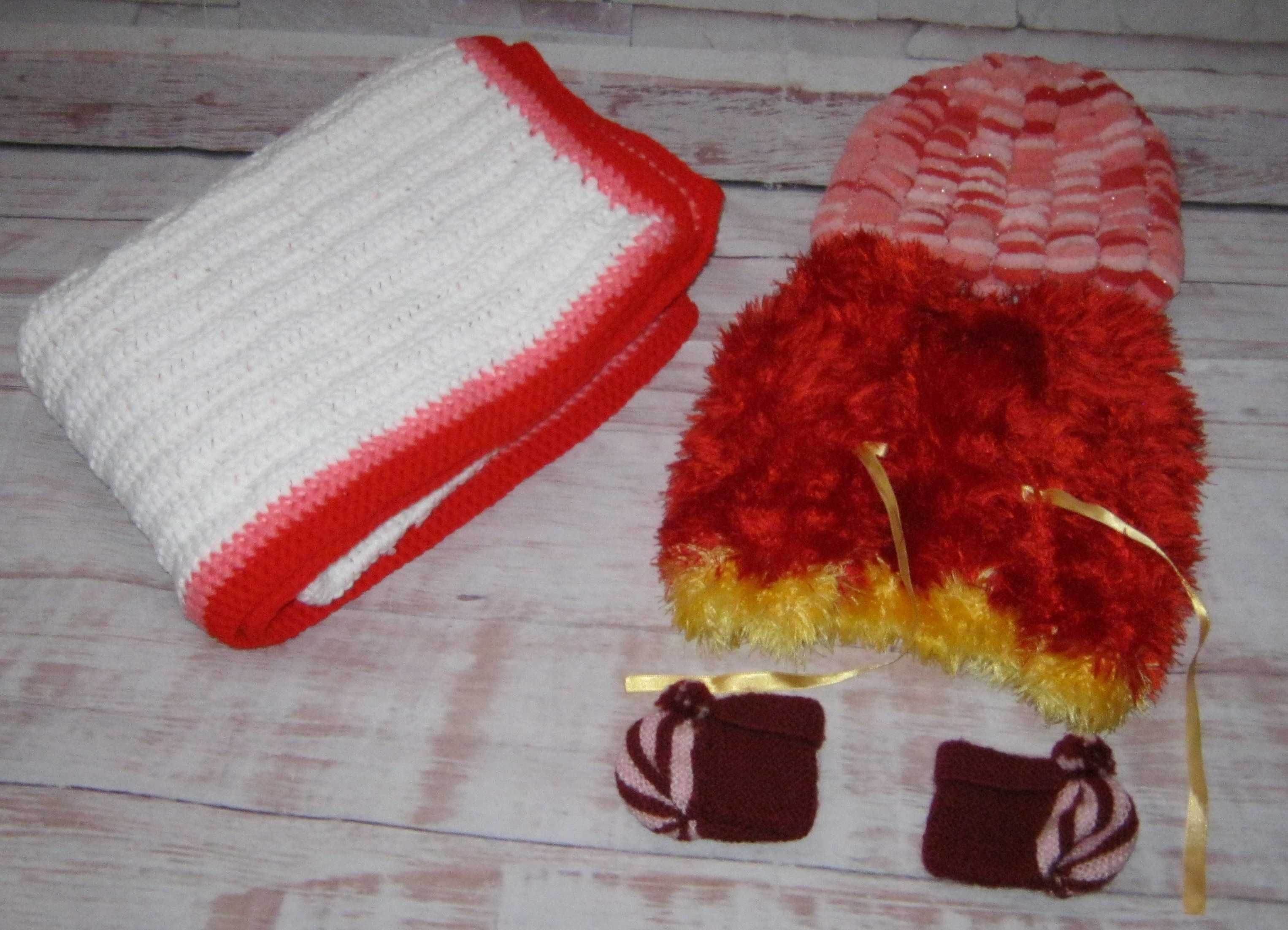 Бебешки ръчно плетени комплекти