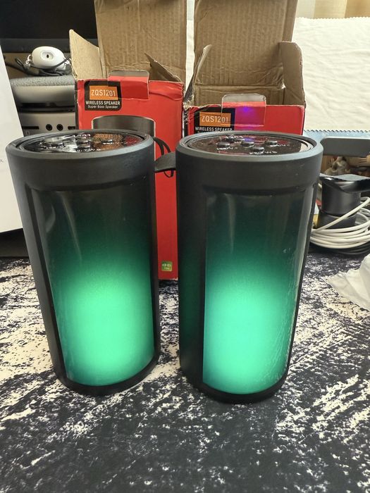 Двойка колонки стерео