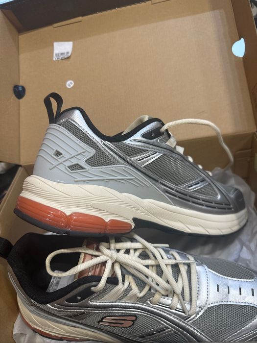 Нови мъжки маратонки Skechers сребърни