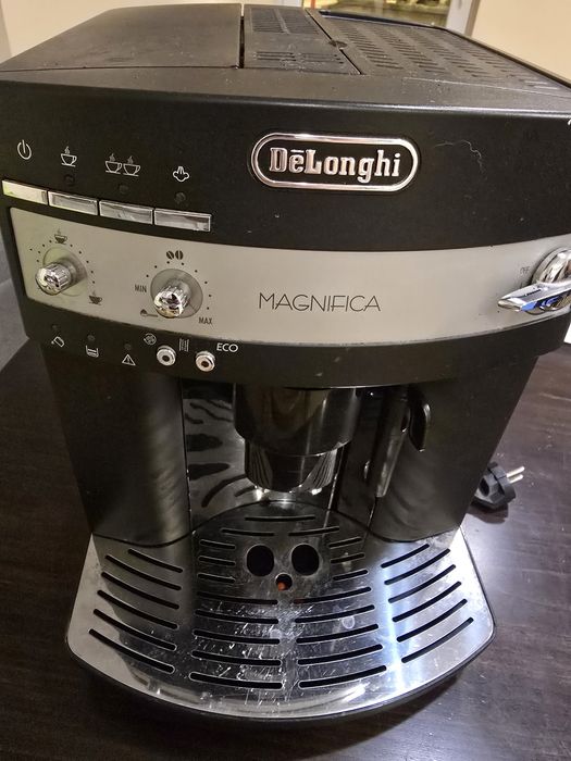 Кафе машина Delonghi Magnifica