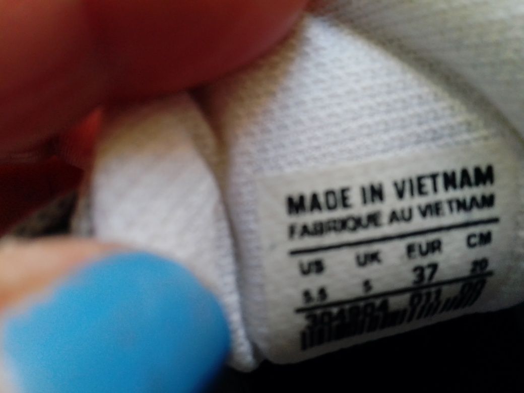 Nike 39 Adidas! 37 номер Нови!