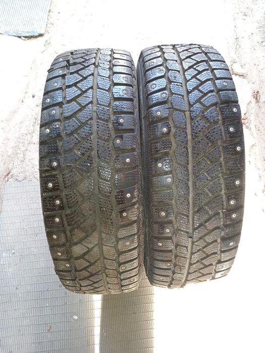 Продам 4 штук покрышки шипованые