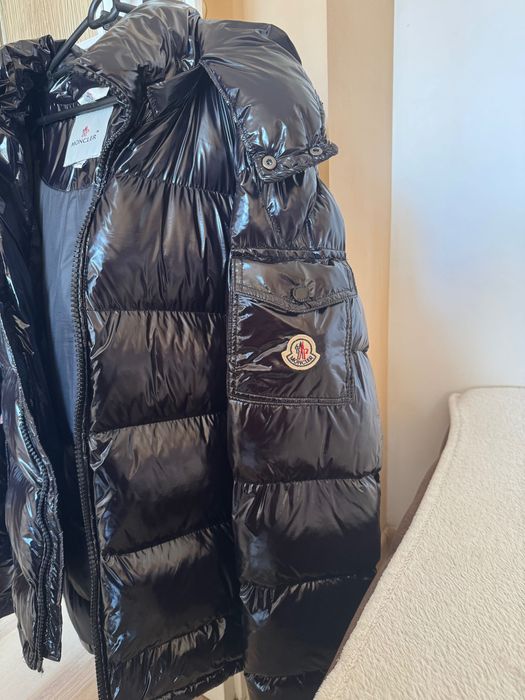 Чисто ново яке на Moncler