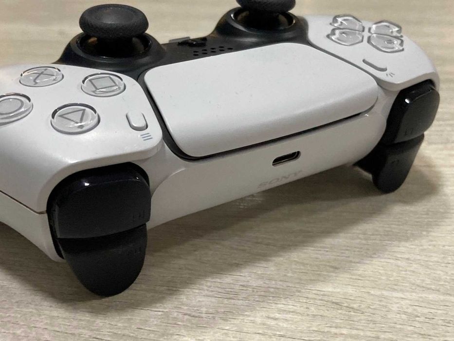 Playstation 5 Dualsense контролер