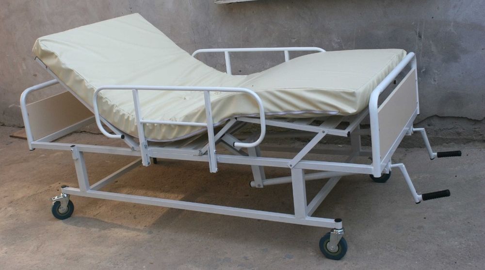 Медицинская кровать