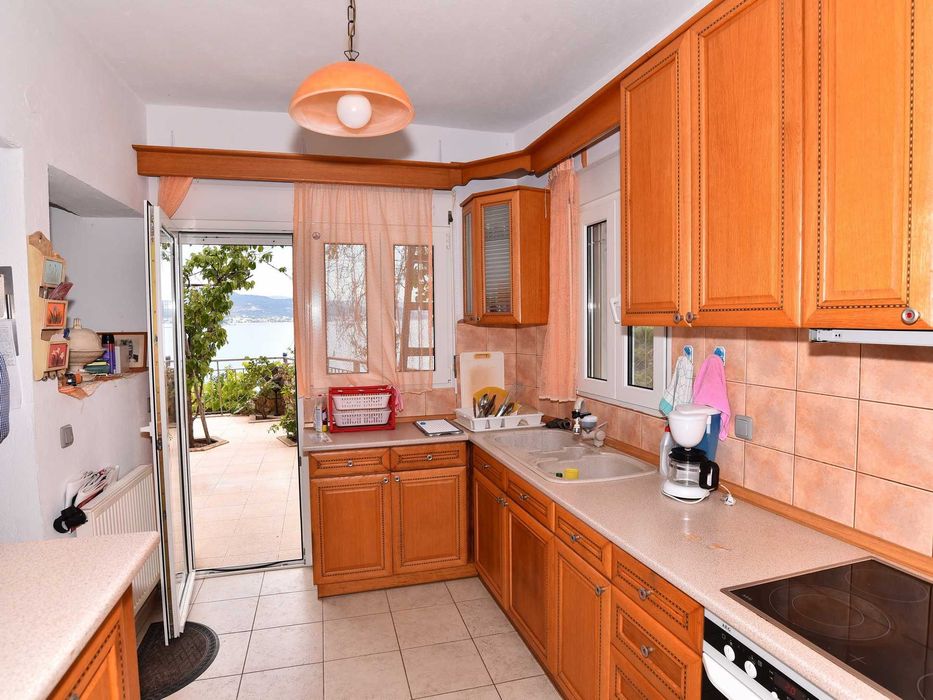 ПРОДАВА се самостоятелна къща 289 кв.м в Хераклица, Кавала (код 8076)