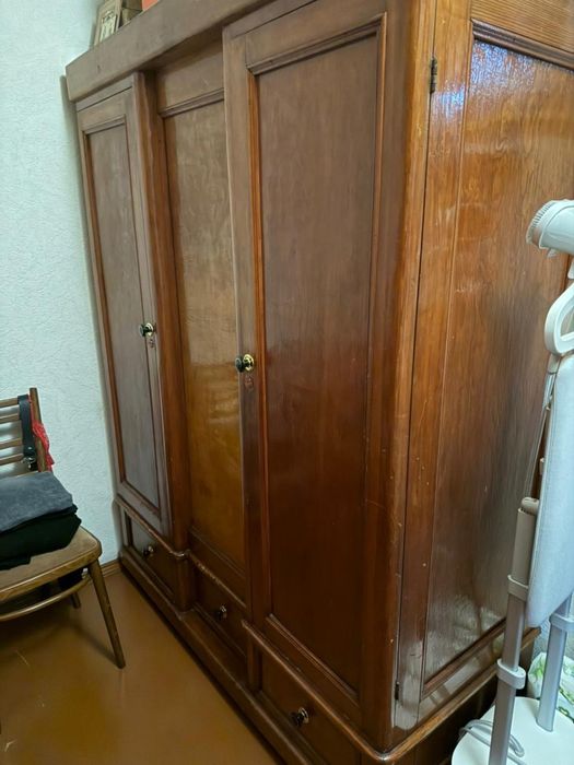 Продаем шкафы все по 9990