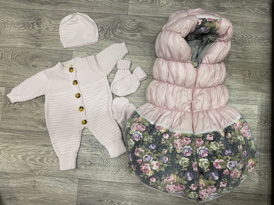 Зимний комплект на выписку (конверт и вязанный костюмчик)