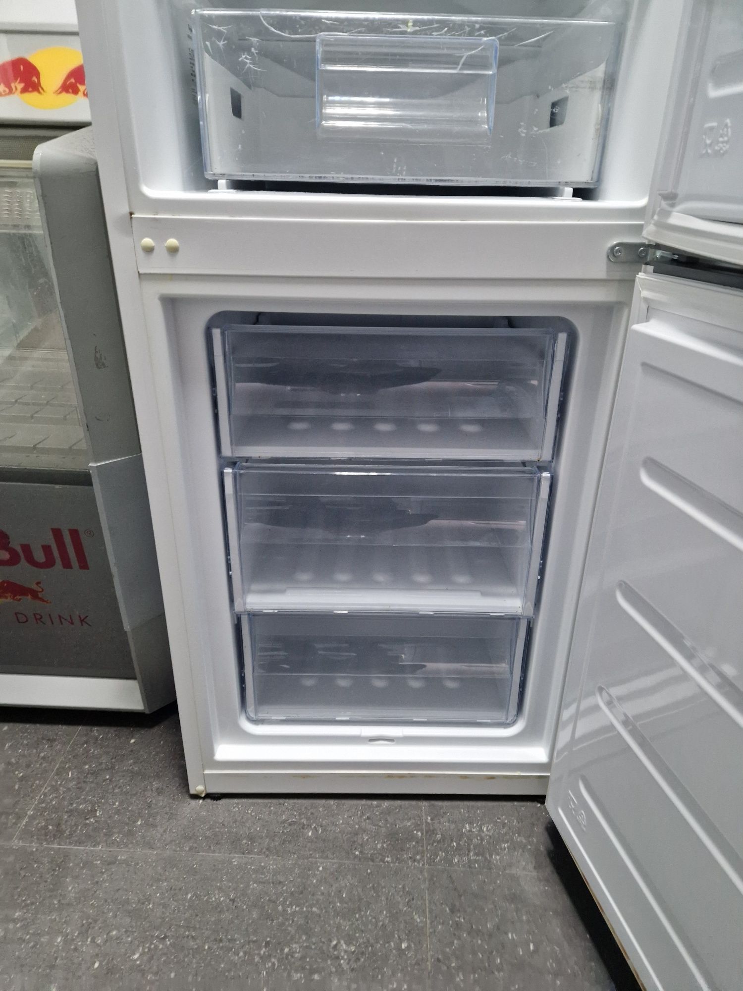 Хладилник с фризер Whirlpool A++