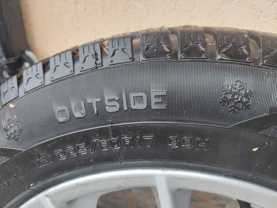 Vând jante BMWx3 originale si anvelope de iarnă