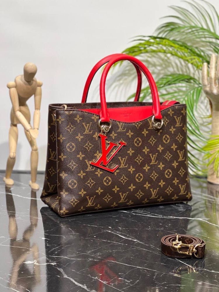 Geanta/Genti Louis Vuitton modele noi