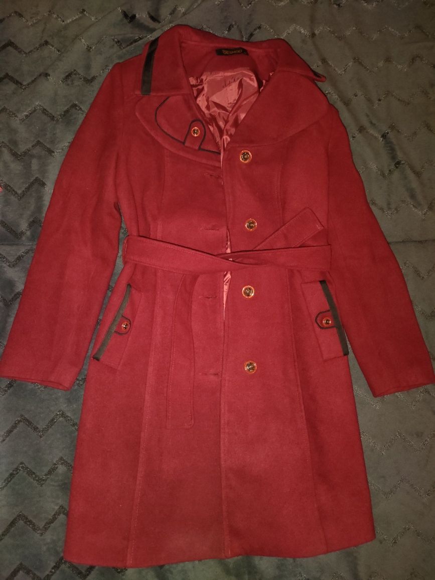 Palton elegant de damă roșu