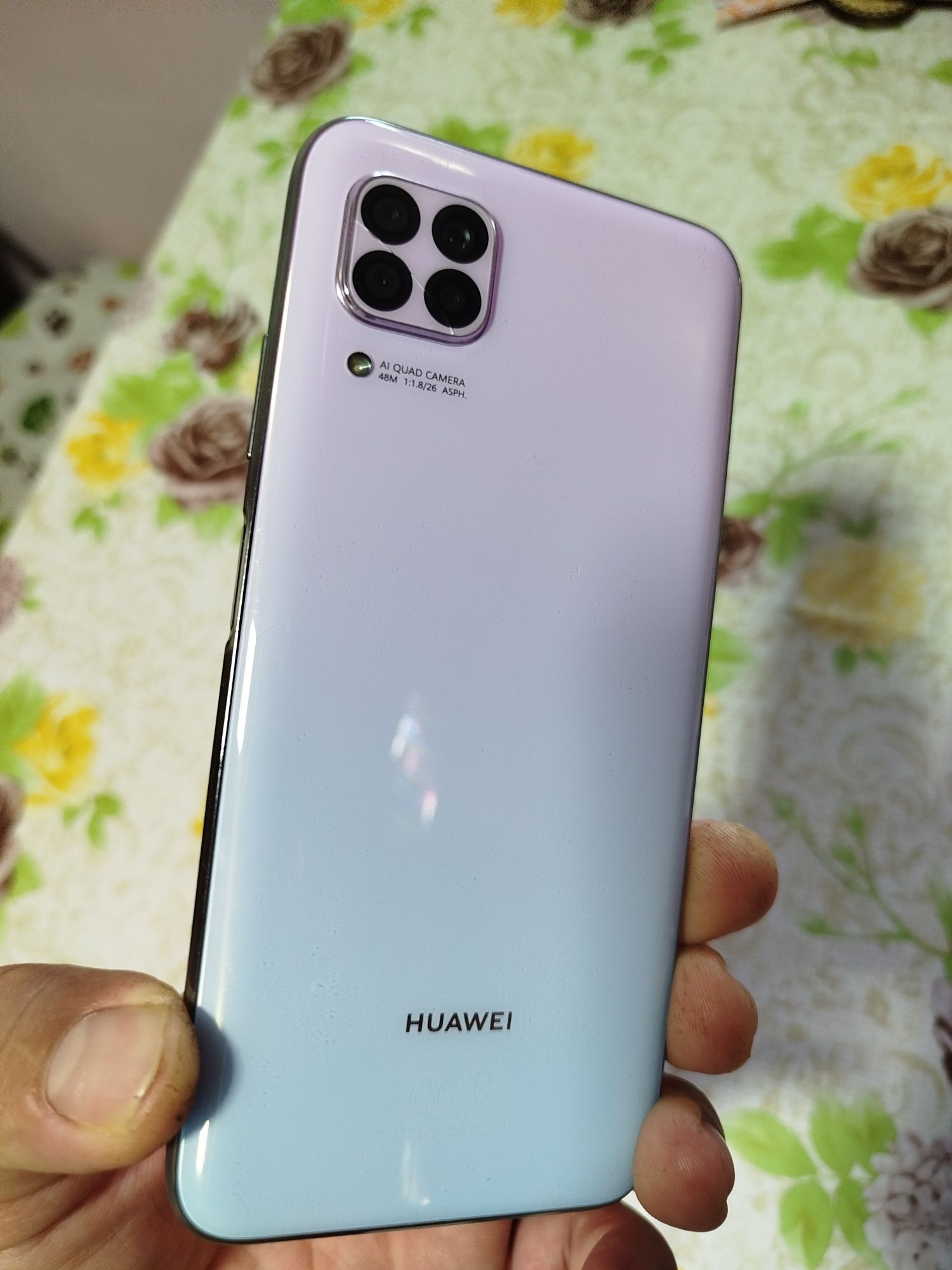 Телефон Huawei P40 lite