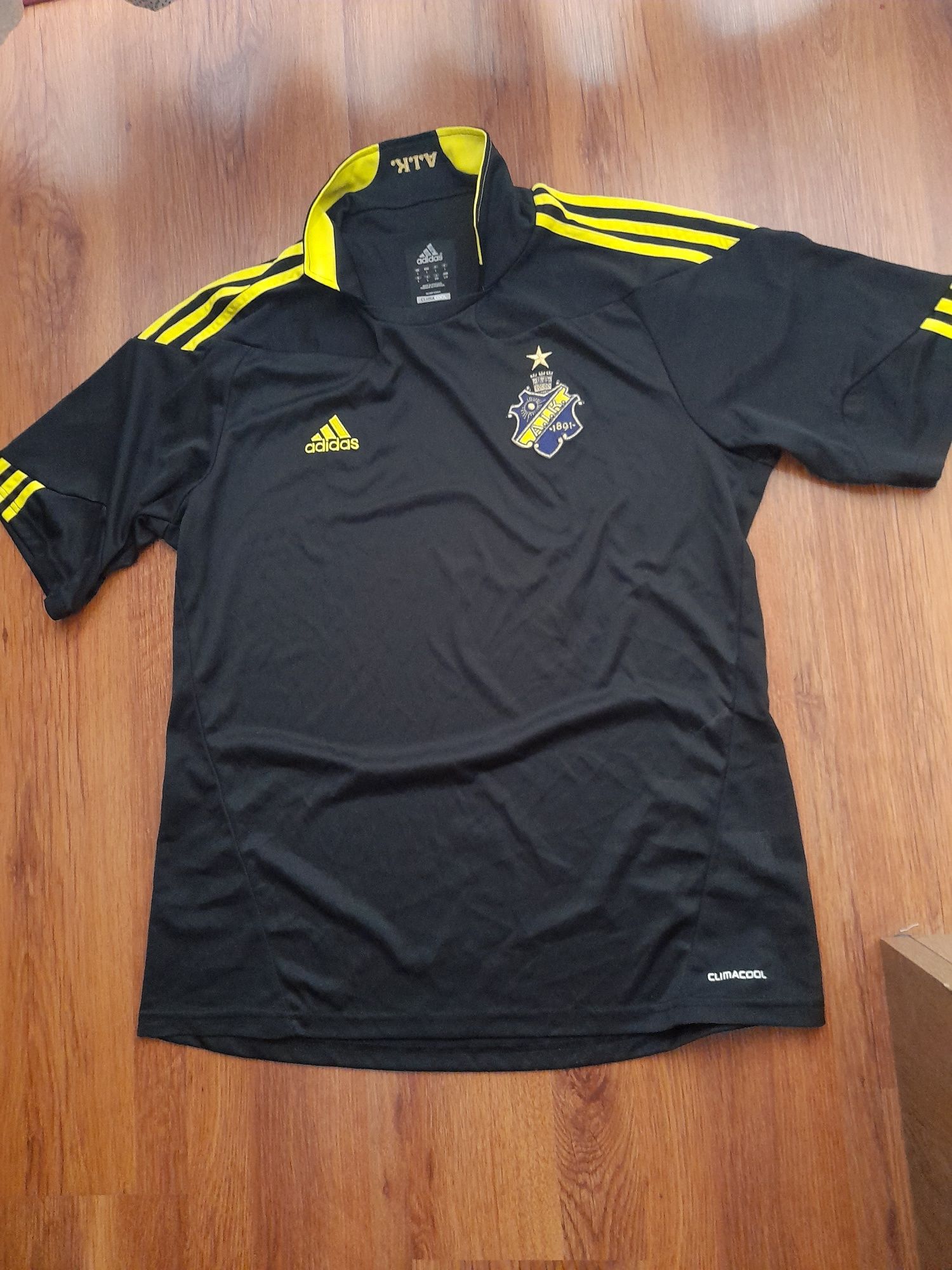 Adidas AIK STOCKHOLM тениска L- XL размер.