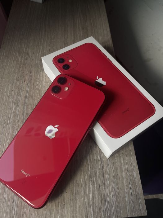 Айфон 11 red