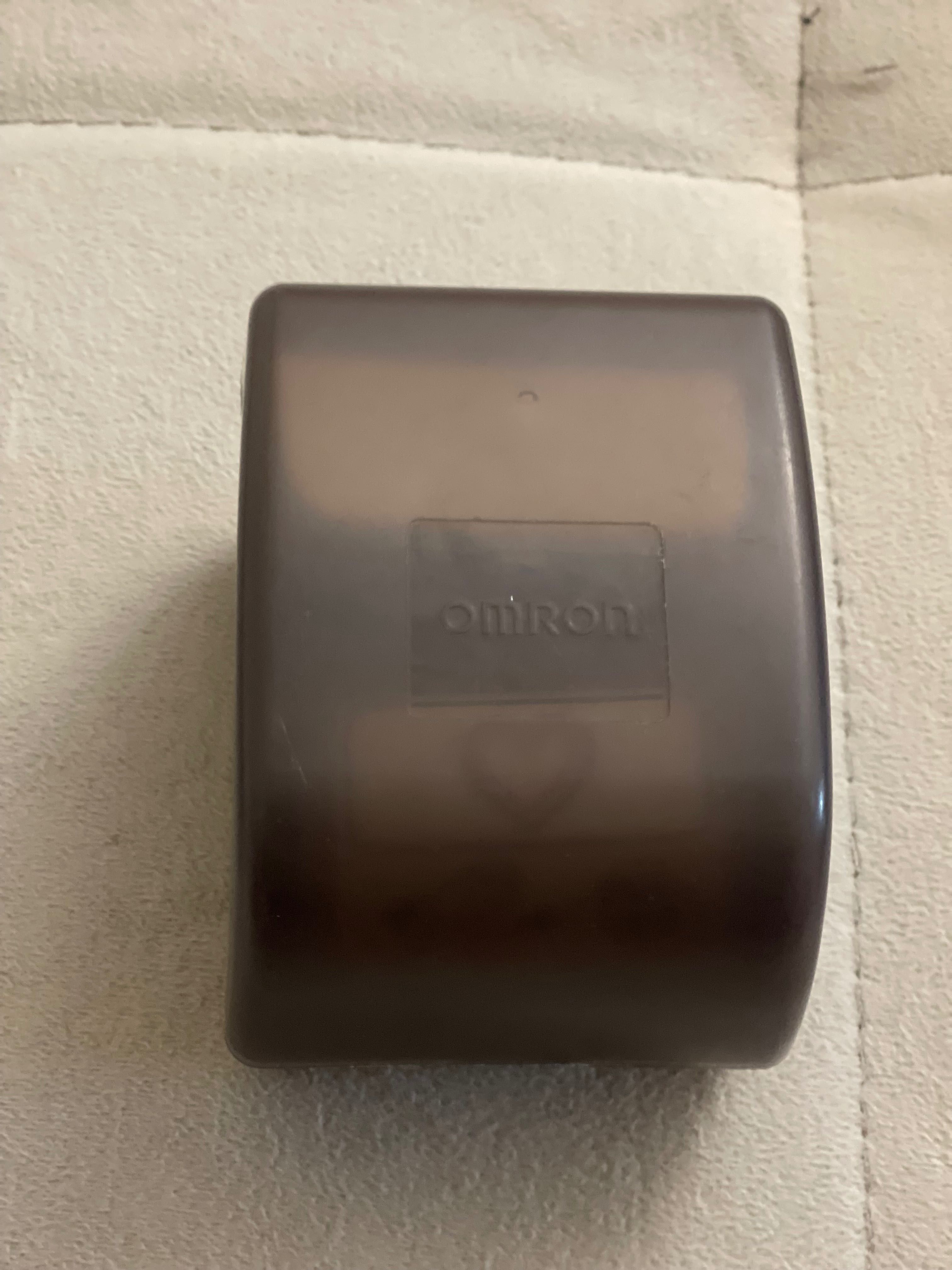 OMRON R2 компактный тонометр на кисть руки