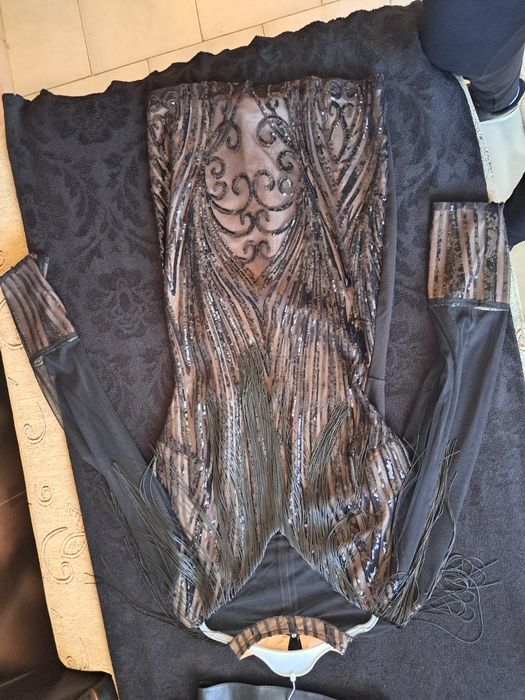 Официална рокля с ресни и паети