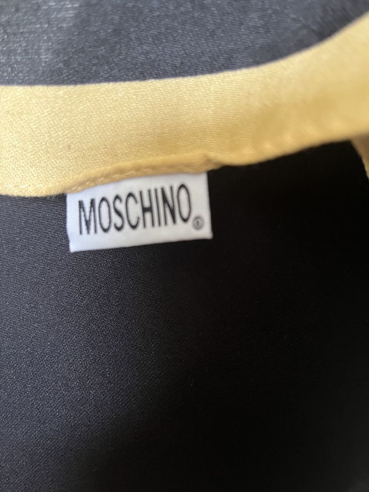 Eșarfa Moschino , autentica