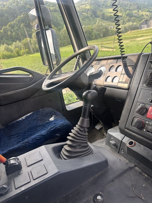 Vand , camion iveco cu macara