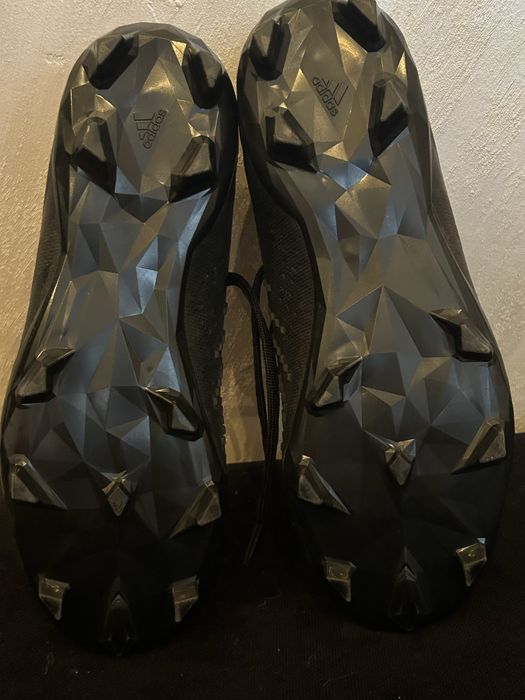 Футболни бутонки:Adidas predator .1