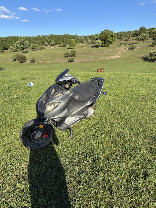 Vand scuter 50cc pret fixxxxx