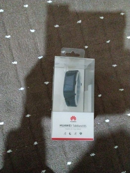 Huawei talkband b5 sotiladi