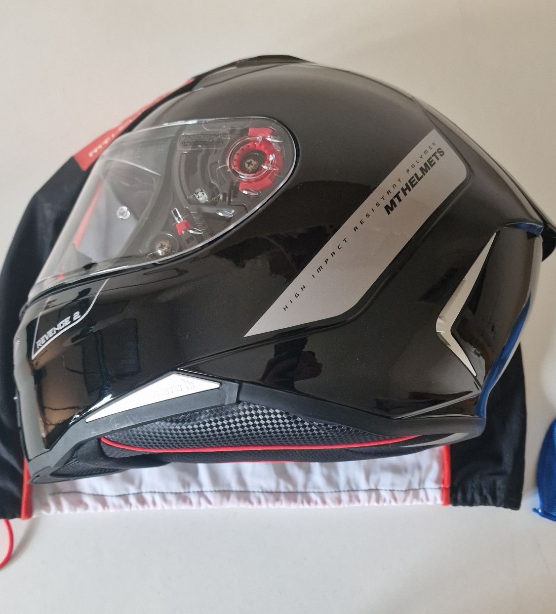 MT Revenge 2 Solid Gloss Black