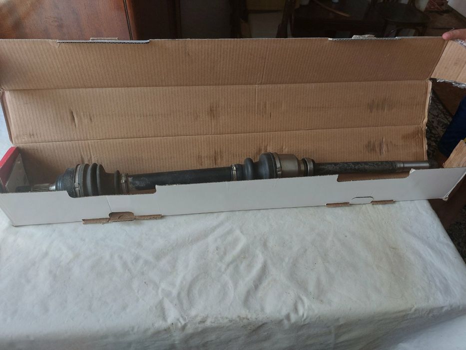 Полуоска с каре. Пежо 308 1.6 HDI