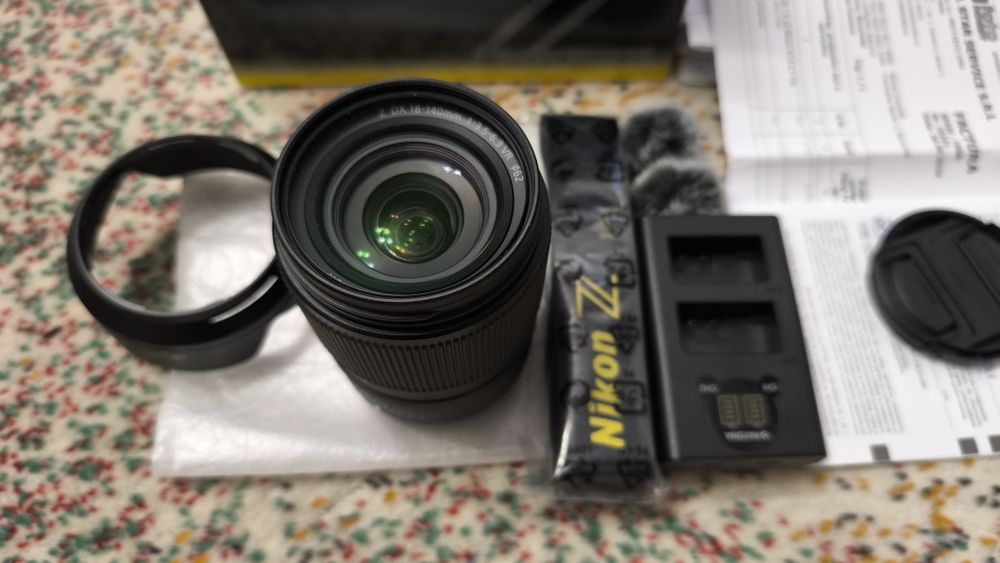 Nikon Z30 Kit cu 2 obiective si trei baterii - ca noul