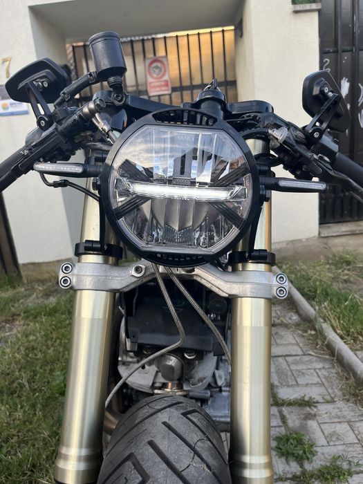 Vand sau schimb Yamaha xv750 Virago din 1981 cafe racer