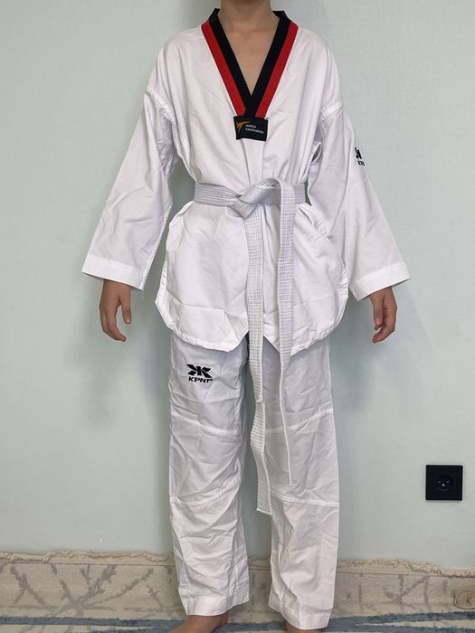 Продается спортивная форма для таеквондо