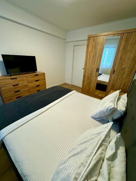 Inchiriez apartament 2 camere mamaia, loc de parcare-termen lung